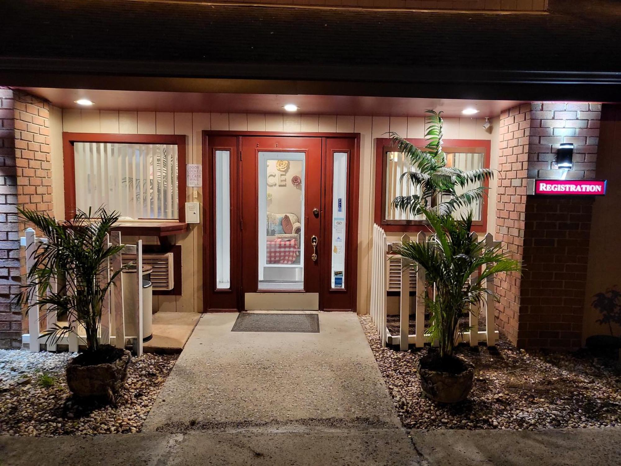 Inn Of The Dove - Romantic Luxury Suites With Jacuzzi & Fireplace At Harrisburg-Hershey-Philadelphia, Pa Екстериор снимка