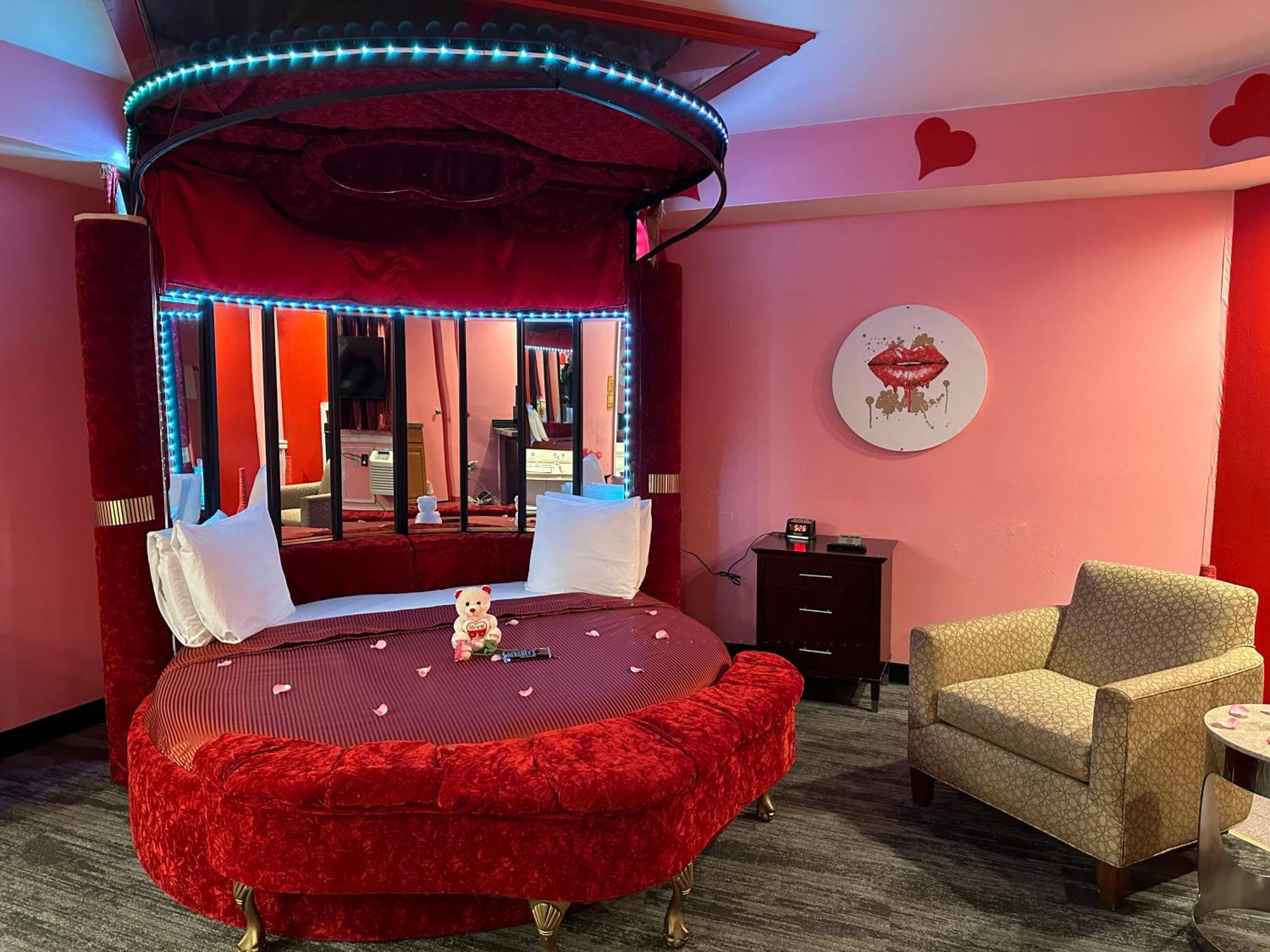 Inn Of The Dove - Romantic Luxury Suites With Jacuzzi & Fireplace At Harrisburg-Hershey-Philadelphia, Pa Екстериор снимка