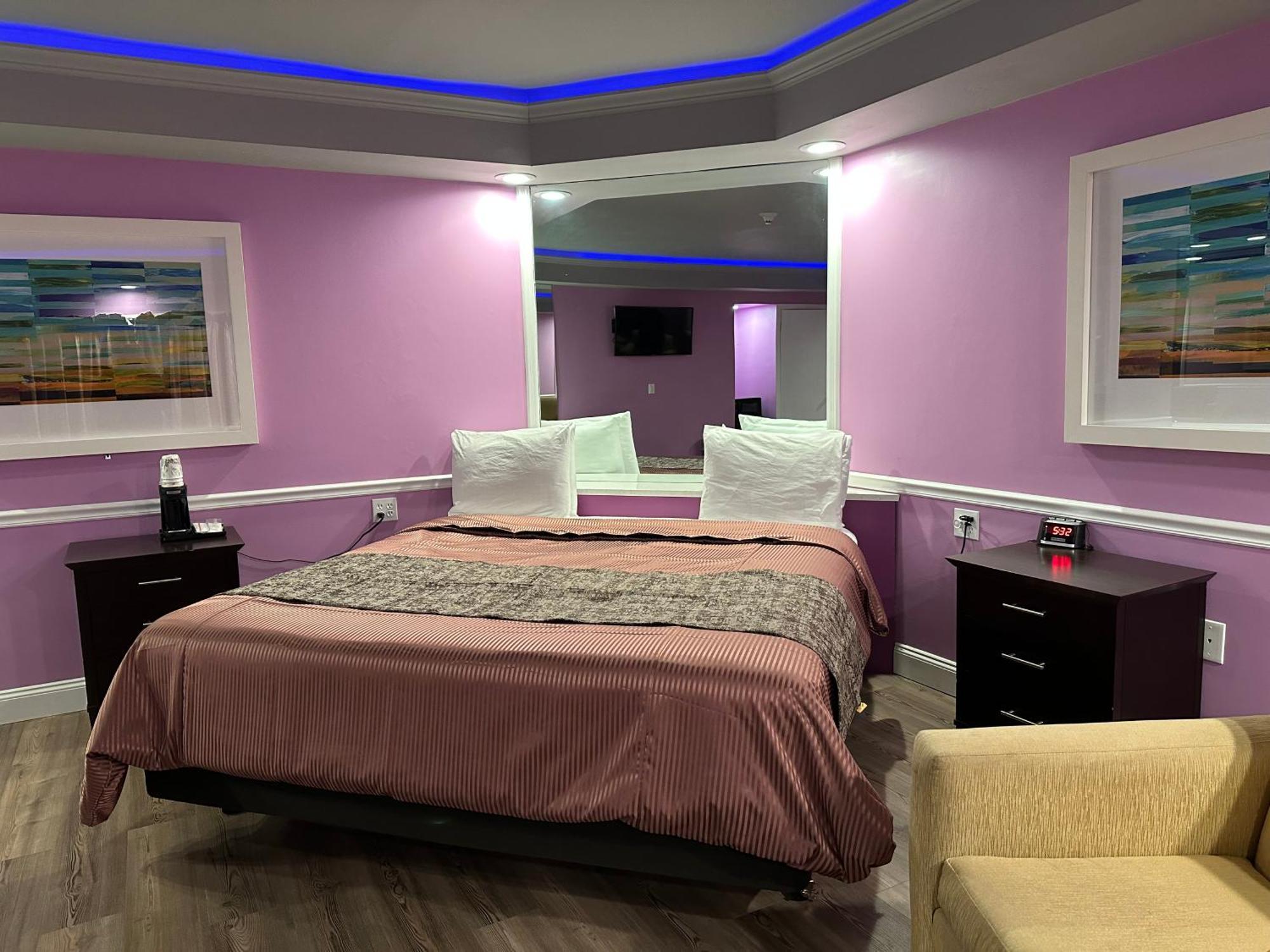 Inn Of The Dove - Romantic Luxury Suites With Jacuzzi & Fireplace At Harrisburg-Hershey-Philadelphia, Pa Екстериор снимка