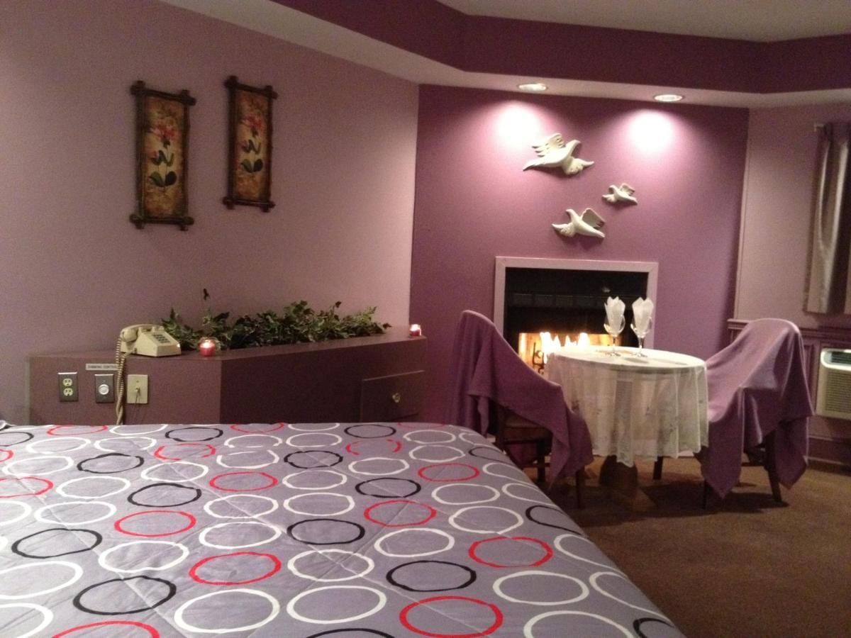 Inn Of The Dove - Romantic Luxury Suites With Jacuzzi & Fireplace At Harrisburg-Hershey-Philadelphia, Pa Стая снимка